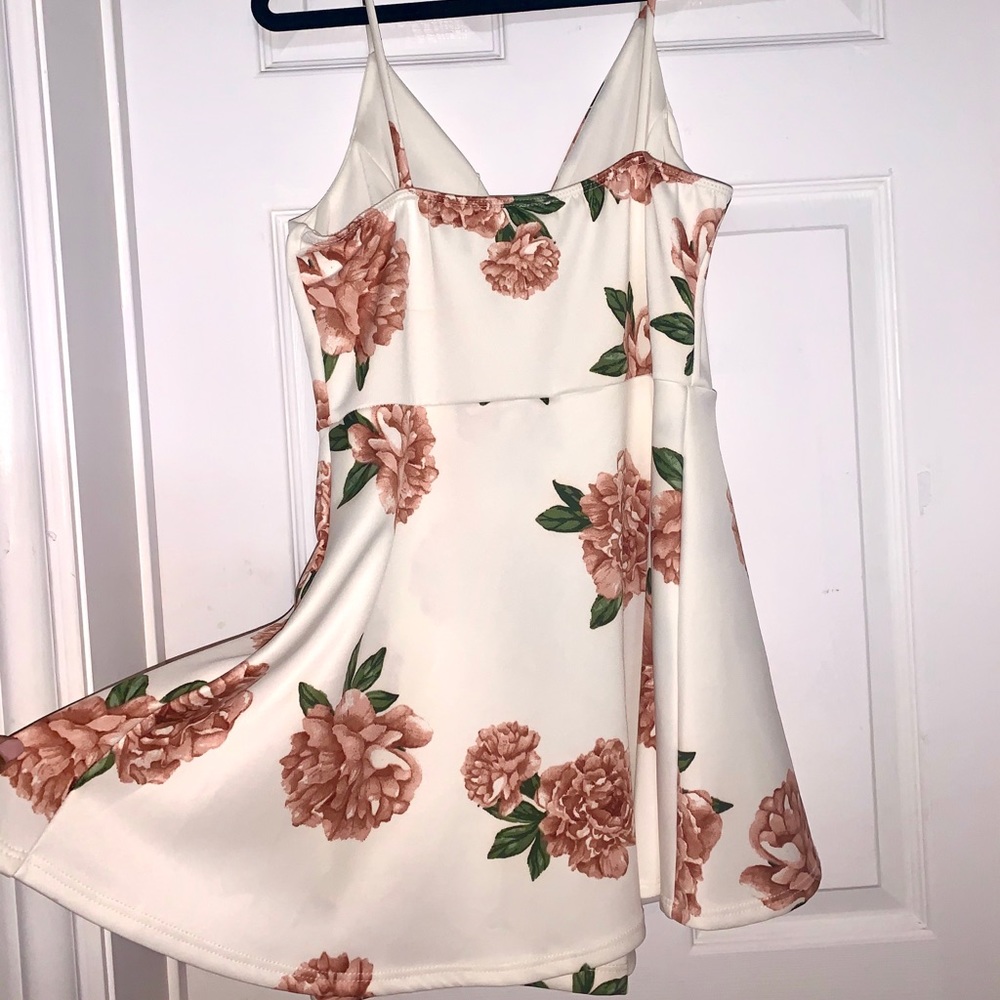 Floral Romper - Picture 3 of 3